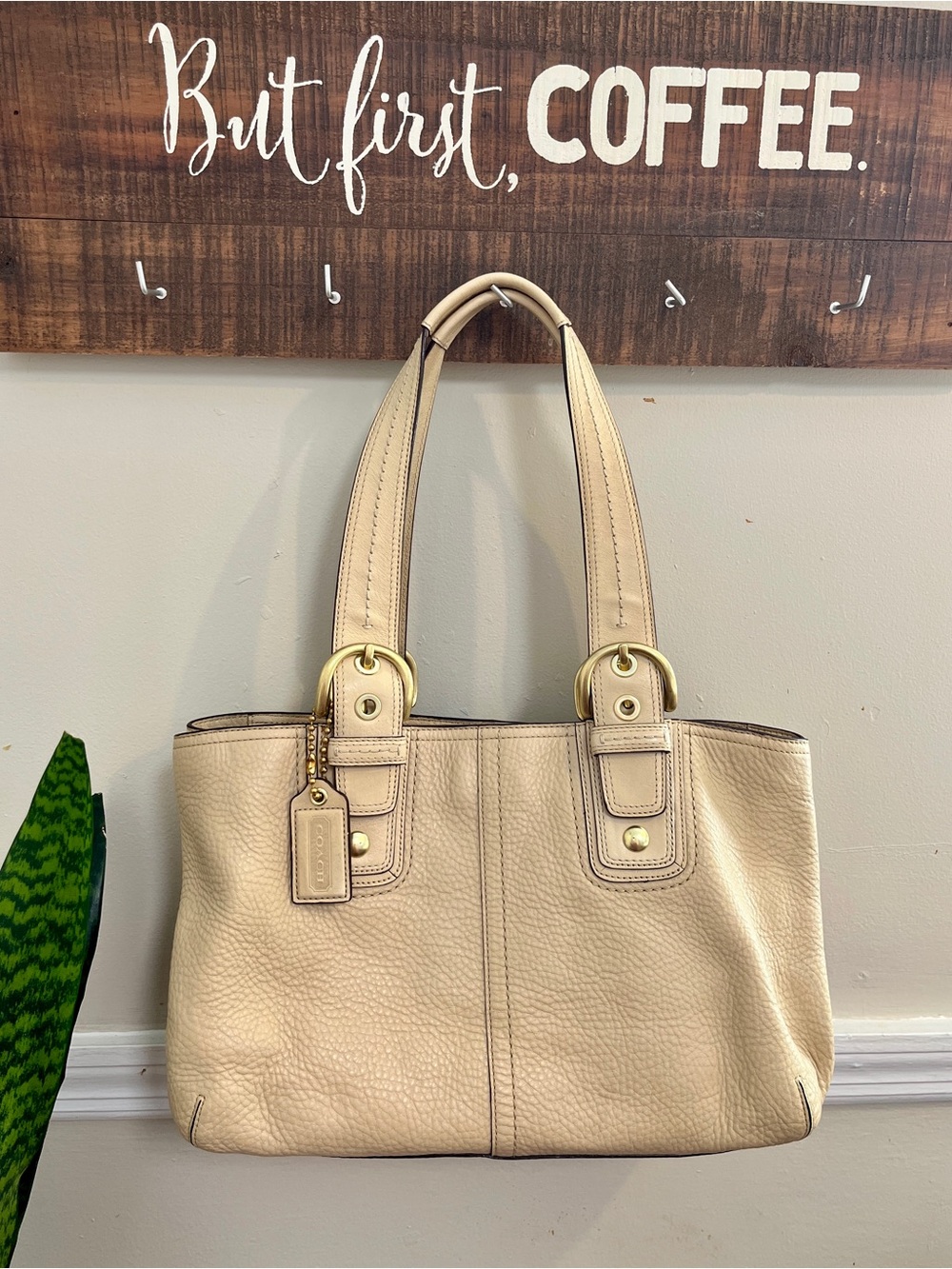 Vintage Y2K Coach Cream Soho Tote in Pebbled Leather No. 11844